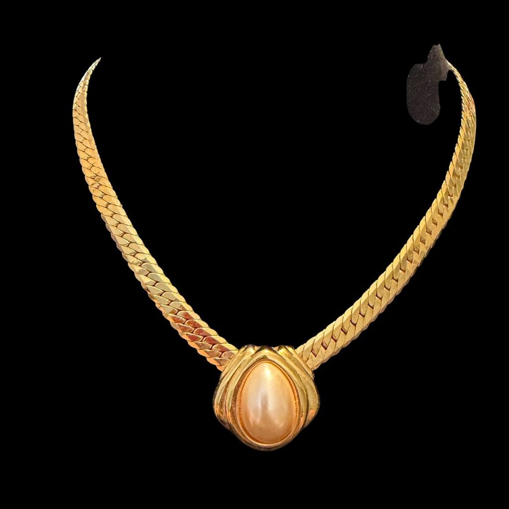 VTG Napier Gold tone flat chain necklace faux pearl oval pendant